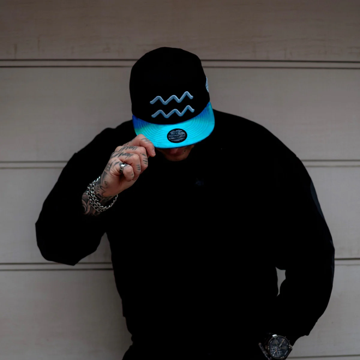 Aquarius Snapback - Black/Blue Metallic - Image 11