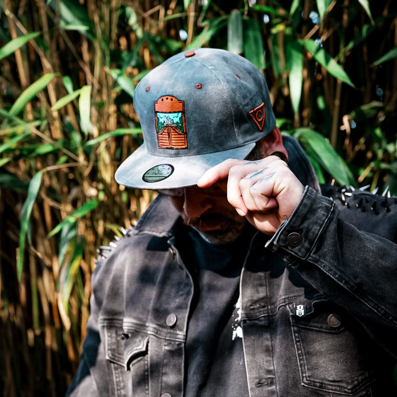 Bar Fight Snapback - Grey Washed Fabric - Image 2