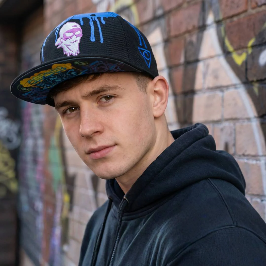 Spray Snapback - Black/Blue Graffiti Spray - Image 5