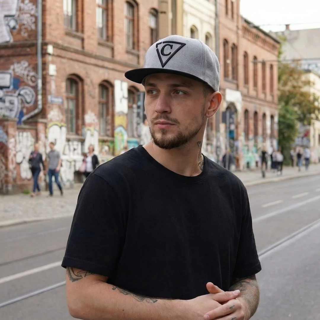 Tentacle Astronaut Snapback - Grey/Black - Image 7